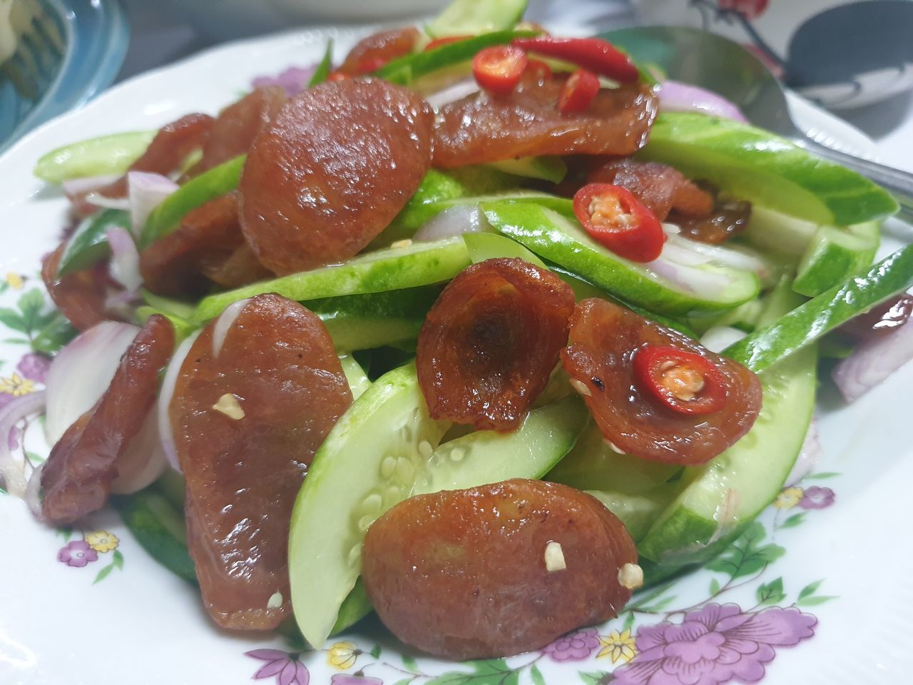 CLOSE-UP OF SALAD SERVED IN PLATE