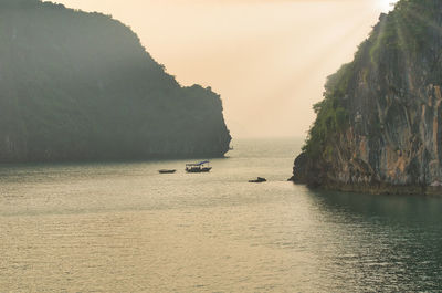 Magical beauty of ha long bay at dawn