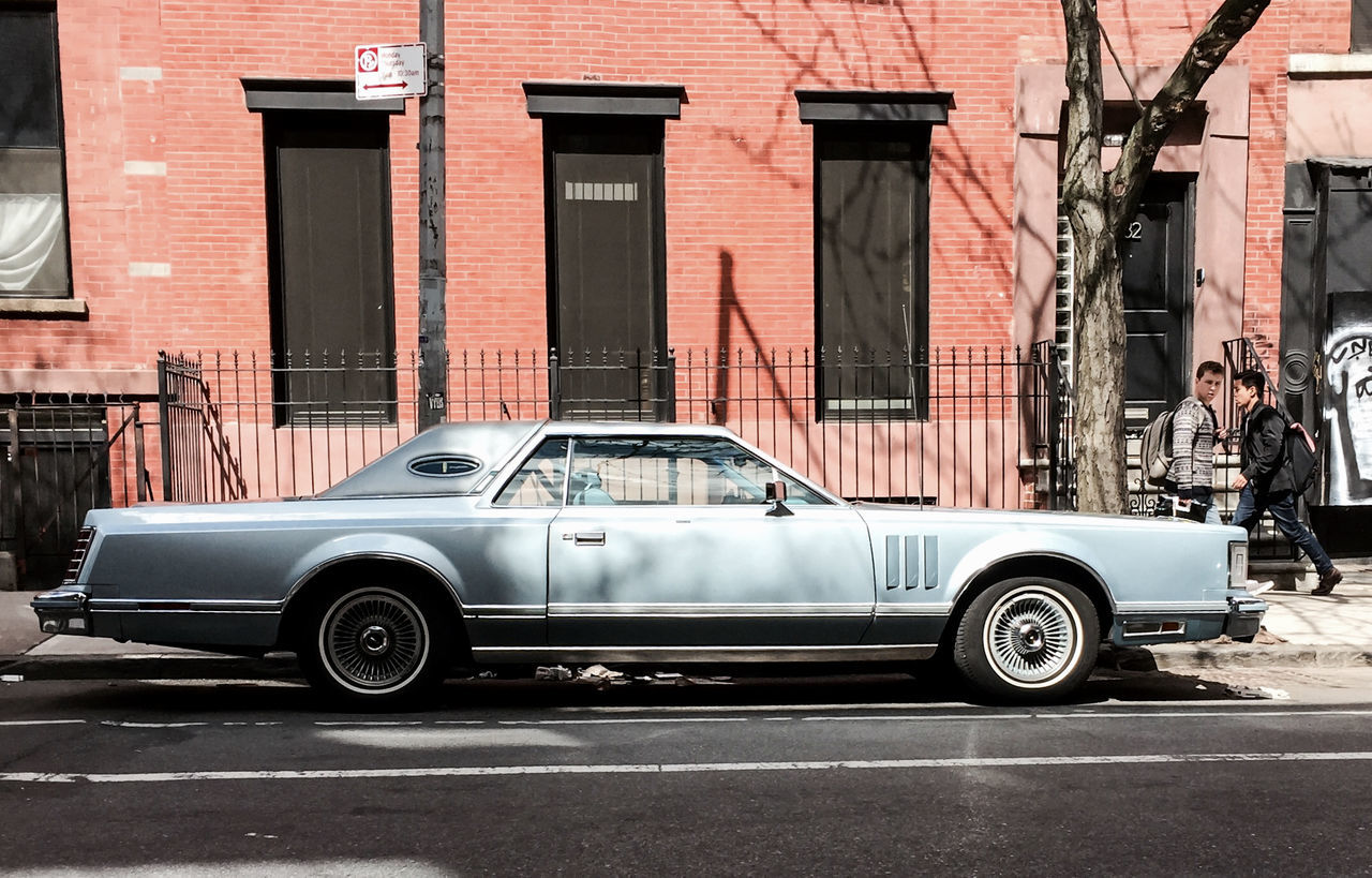 land vehicle, transportation, mode of transport, building exterior, car, architecture, built structure, street, stationary, parked, parking, road, bicycle, city, travel, house, day, outdoors, side view, building