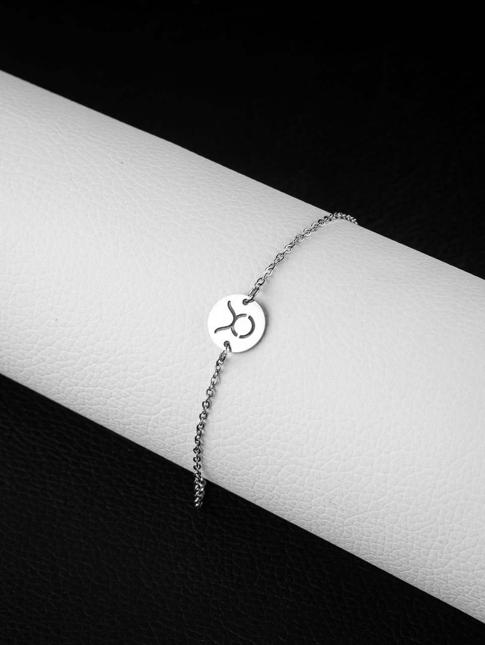 jewellery, white, fashion accessory, chain, necklace, indoors, close-up, no people, silver, pendant, black and white, jewelry, platinum