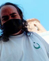 Portrait of man wearing sunglasses