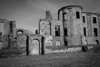 Abandoned built structure against sky