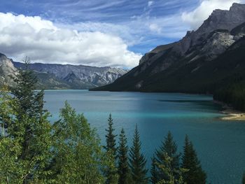 Lake minnewanka, banff, alberta, canada