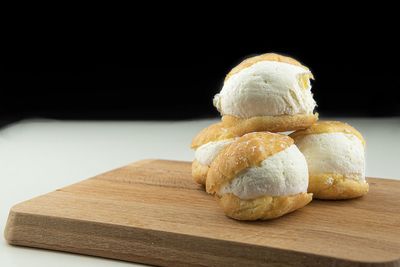 Close-up of bread on cutting board