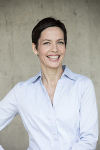 Portrait of a smiling young woman