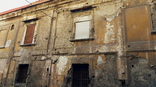 Abandoned building