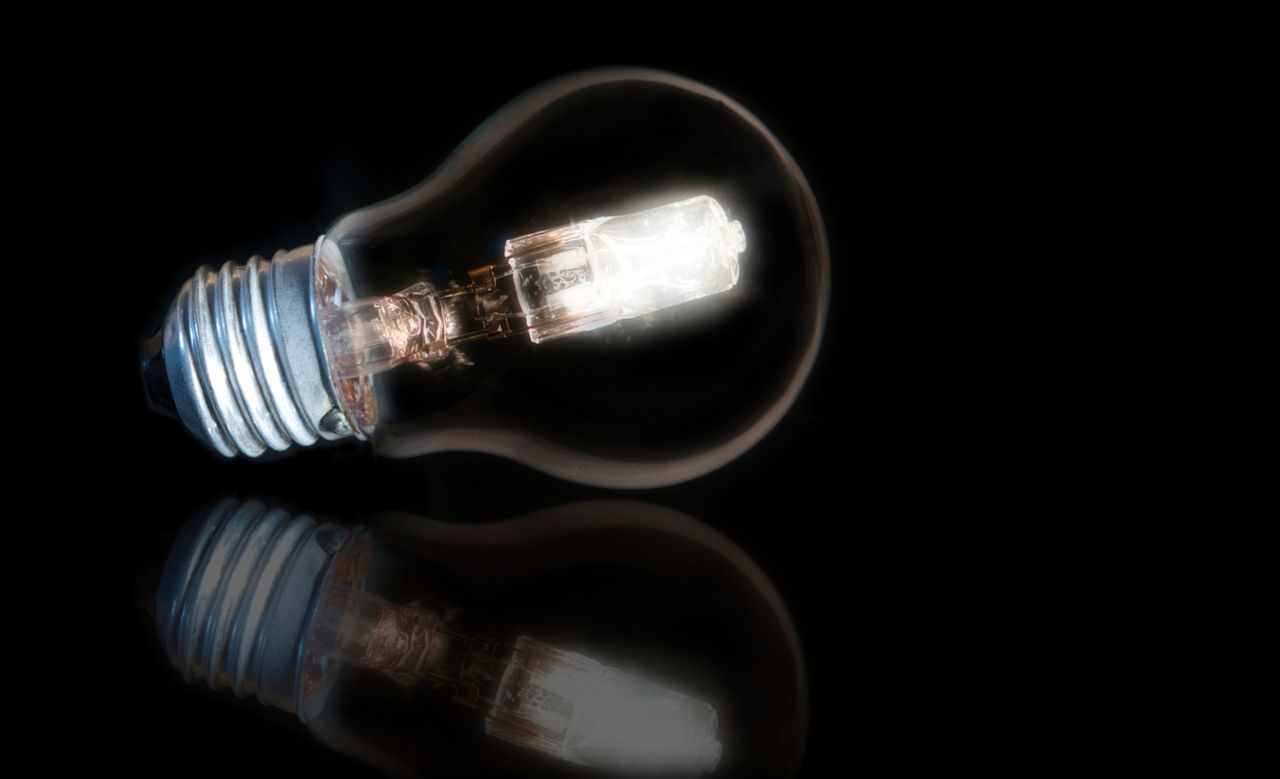 CLOSE-UP OF LIGHT BULB