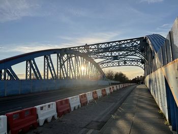 Crescent bridge