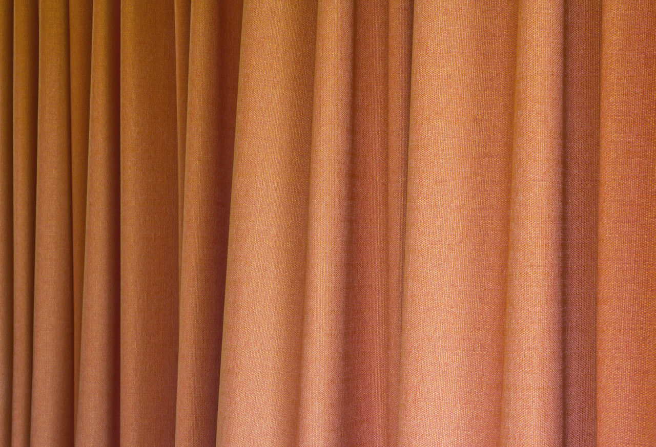 FULL FRAME SHOT OF CURTAIN AGAINST BACKGROUND