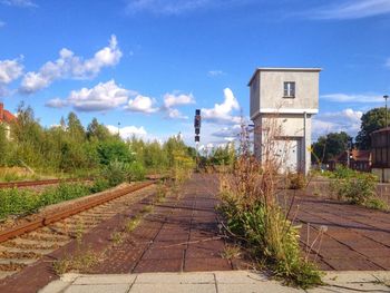 Footpath leading to building