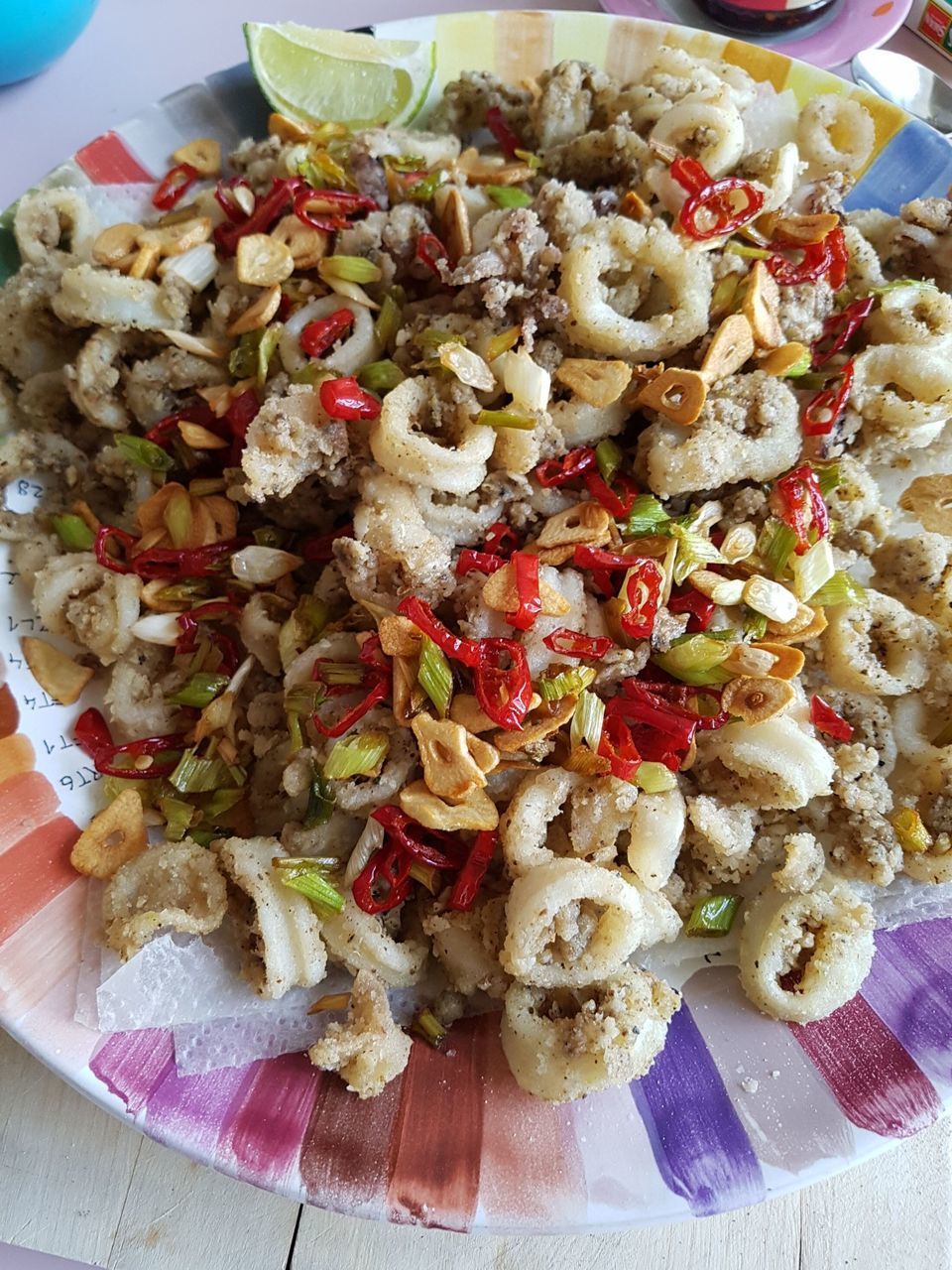 CLOSE-UP OF FOOD ON TABLE