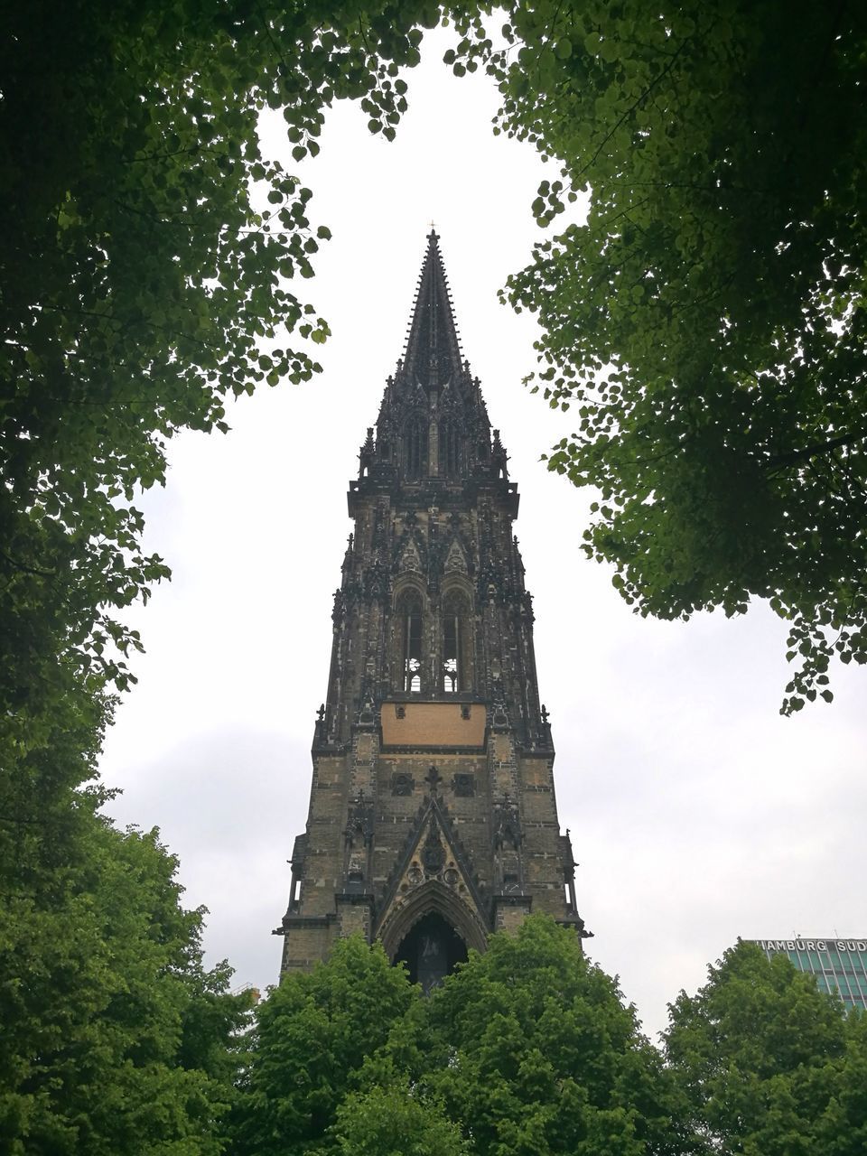 LOW ANGLE VIEW OF HISTORICAL BUILDING