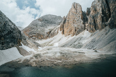 Lago di antermoia / dolomites / italy