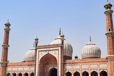 Unidentified indian tourists visiting jama masjid during ramzan season, in delhi 6, jama masjid