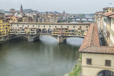 Ponte vecchio bridge in florence