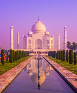 Reflection of taj mahal in water