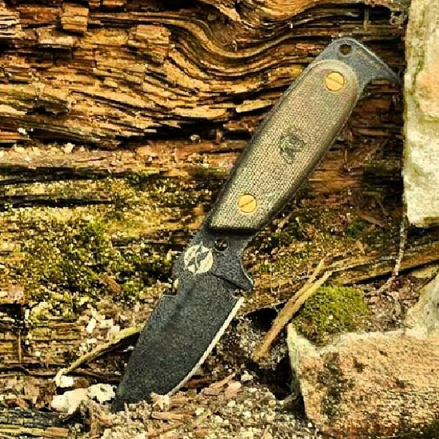 metal, old, close-up, abandoned, high angle view, rusty, connection, metallic, obsolete, wood - material, damaged, day, no people, outdoors, wall - building feature, deterioration, textured, wood, single object, equipment