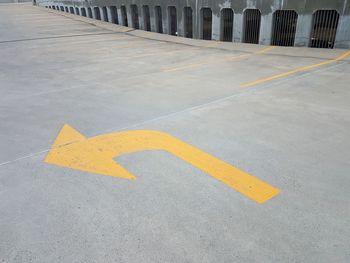 Arrow sign