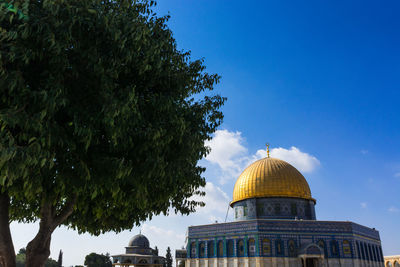 View of cathedral against sky