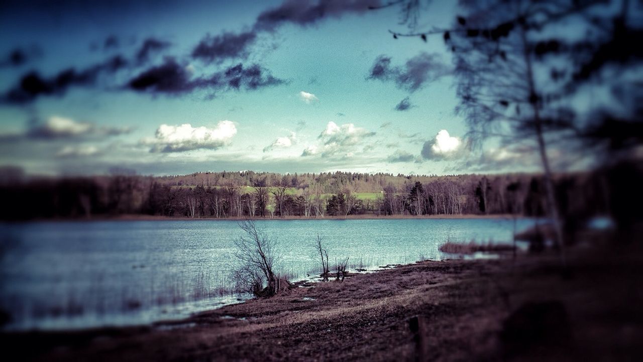 water, tranquil scene, tranquility, sky, scenics, lake, beauty in nature, nature, reflection, tree, sunset, idyllic, calm, landscape, cloud - sky, cloud, non-urban scene, outdoors, silhouette, river