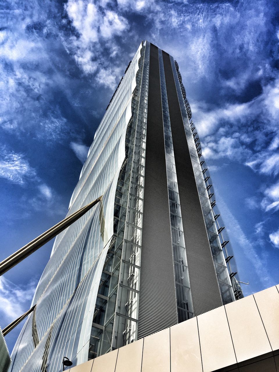 LOW ANGLE VIEW OF SKYSCRAPERS AGAINST SKY