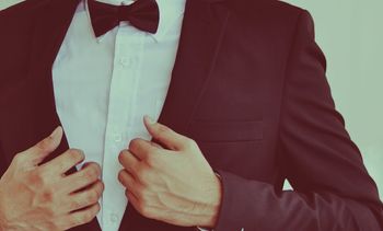 CROPPED IMAGE OF WOMAN