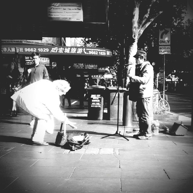 Buskers