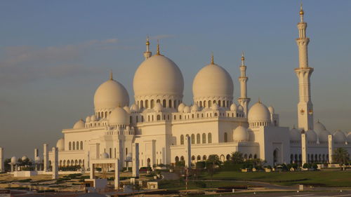 Sheikh zayed grand mosque against clear sky