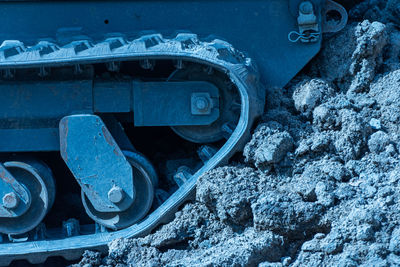 Detail of the belts of an excavator