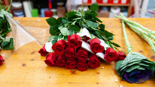 Close-up of rose bouquet on table