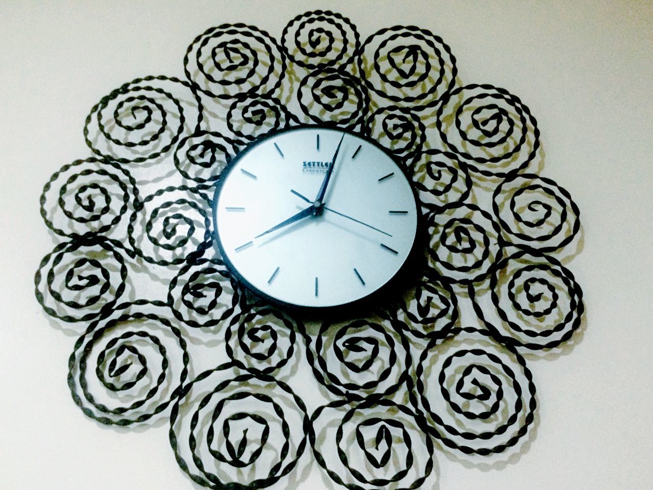 Round clock