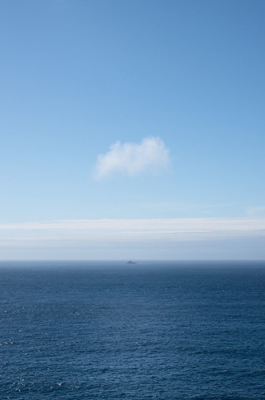 horizon, sky, sea, water, horizon over water, scenics - nature, beauty in nature, ocean, tranquility, blue, cloud, tranquil scene, nature, idyllic, no people, coast, day, outdoors, seascape, copy space, waterfront, wave, body of water, urban skyline