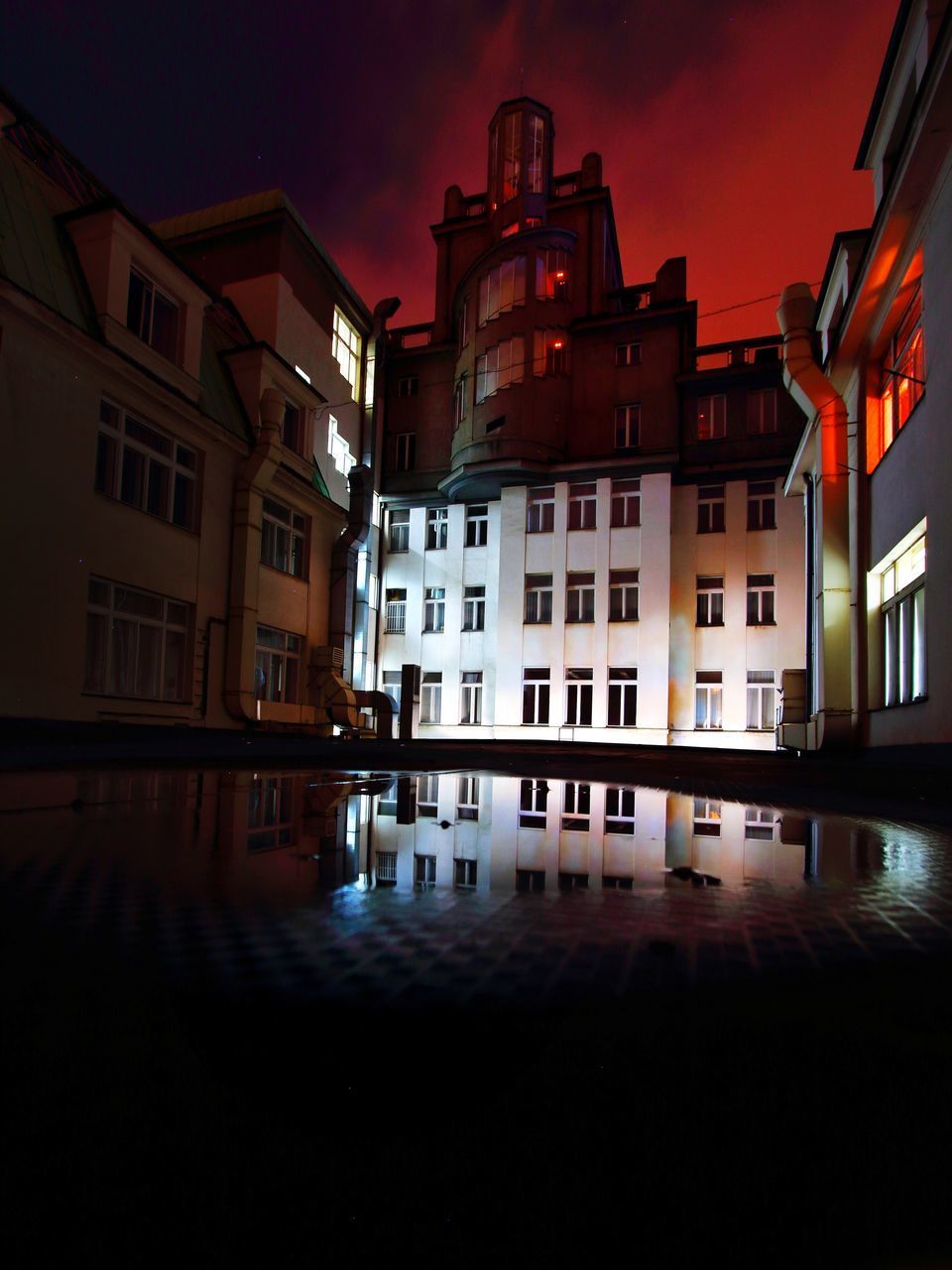 VIEW OF RESIDENTIAL BUILDINGS AT NIGHT