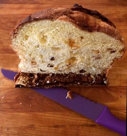 Close-up of bread on cutting board