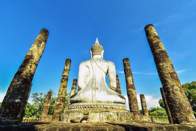 Sukhothai historical park. in the past, sukhothai was thailand's capital is thriving. 