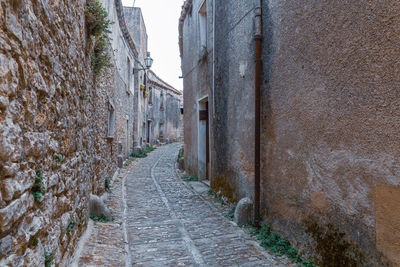 Exploring the corners and alleys of a medieval sicilian village