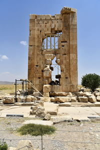 Old ruin building against sky