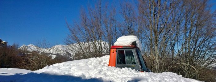 Snow on built structure in winter