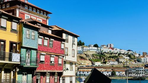 Colour buildings in city