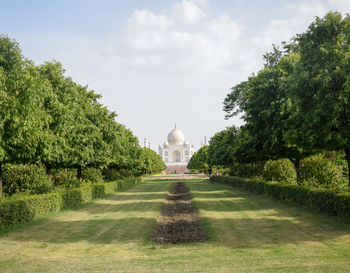 Taj mahal full view during day time in agra india the taj among 7 wonders of the world view. wonders