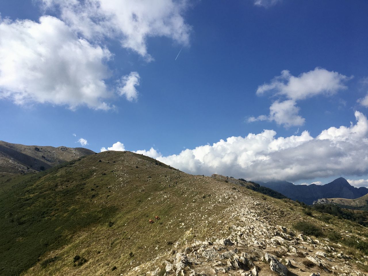 SCENIC VIEW OF MOUNTAIN AGAINST SKY