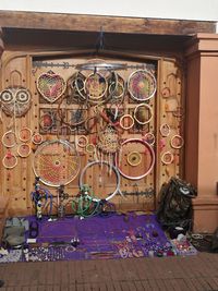 Graffiti on wall of building