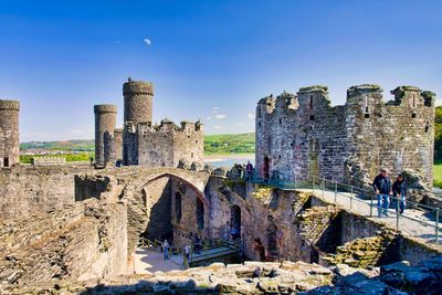 Old ruin building against sky