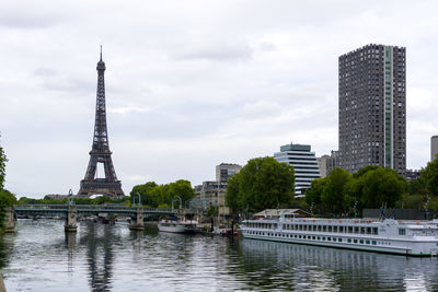 Buildings in city