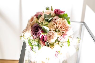 Close-up of rose bouquet on table