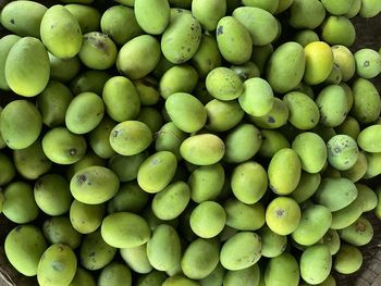 Thai people call it kallon mango it is popular to eat with rice