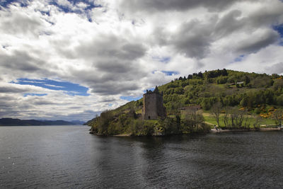 Urquhart castle on the banks of loch ness in the scottish highlands, uk