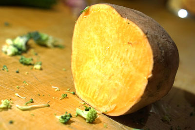 Close-up of bread on cutting board