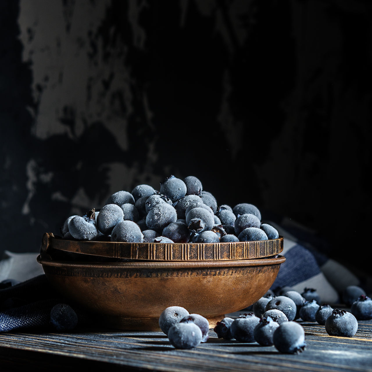 CLOSE-UP OF GRAPES IN CONTAINER