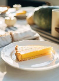 Close-up of bread in plate on table